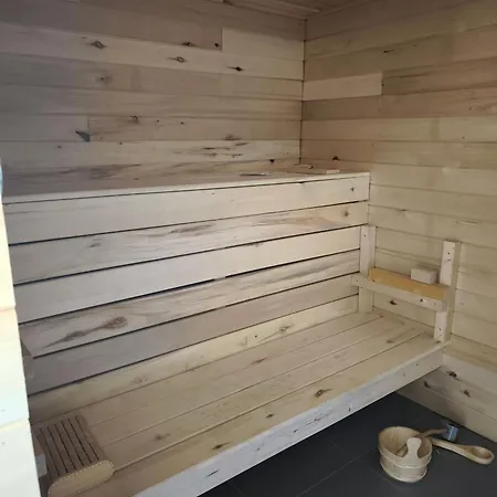 Dom Z Basenem I Sauna Ika *